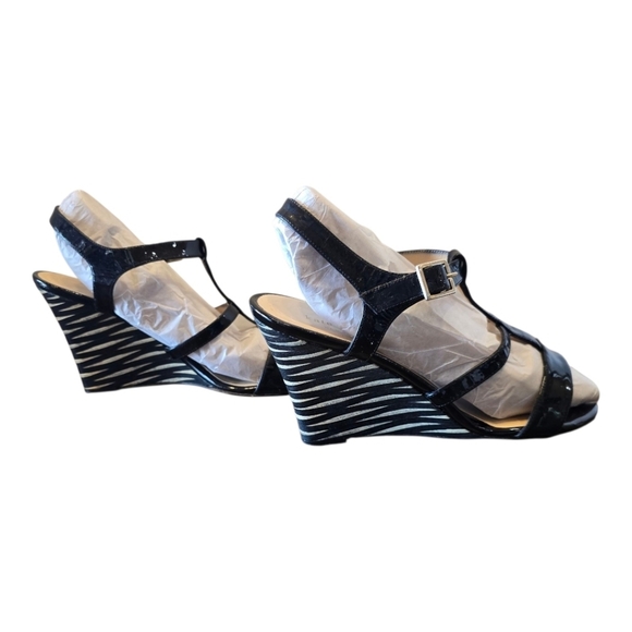 Kate Spade Illie Shiny Black Patent Leather Wedge Sandals 8.5 - Picture 7 of 11